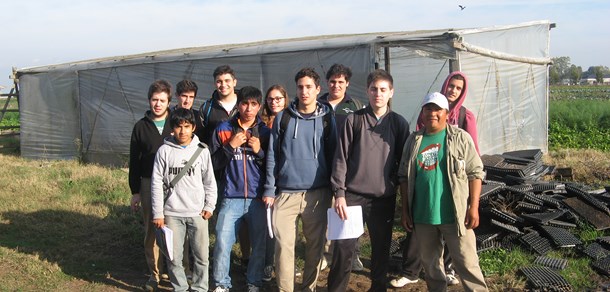 Estudiantes de primer año de la Facultad realizaron su segunda salida a establecimientos productivos 