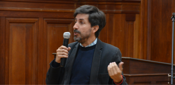 Disertación sobre la creación del Instituto de Investigaciones Agrarias y Forestales (IIAF) en nuestra Facultad