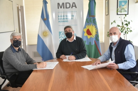 Firma de convenio para el impulso de la cadena forestal