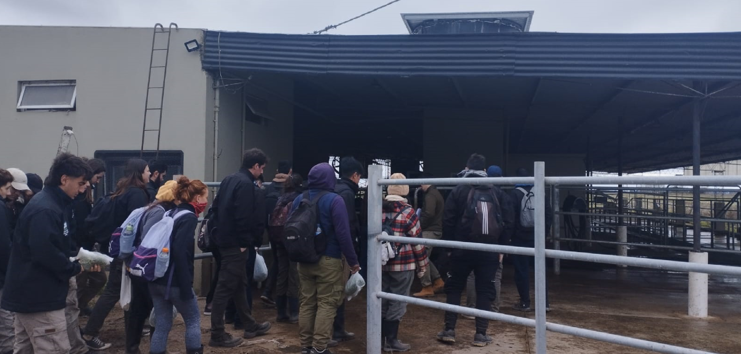 Estudiantes de la cursada de Producción Animal II visitaron el Establecimiento San Javier
