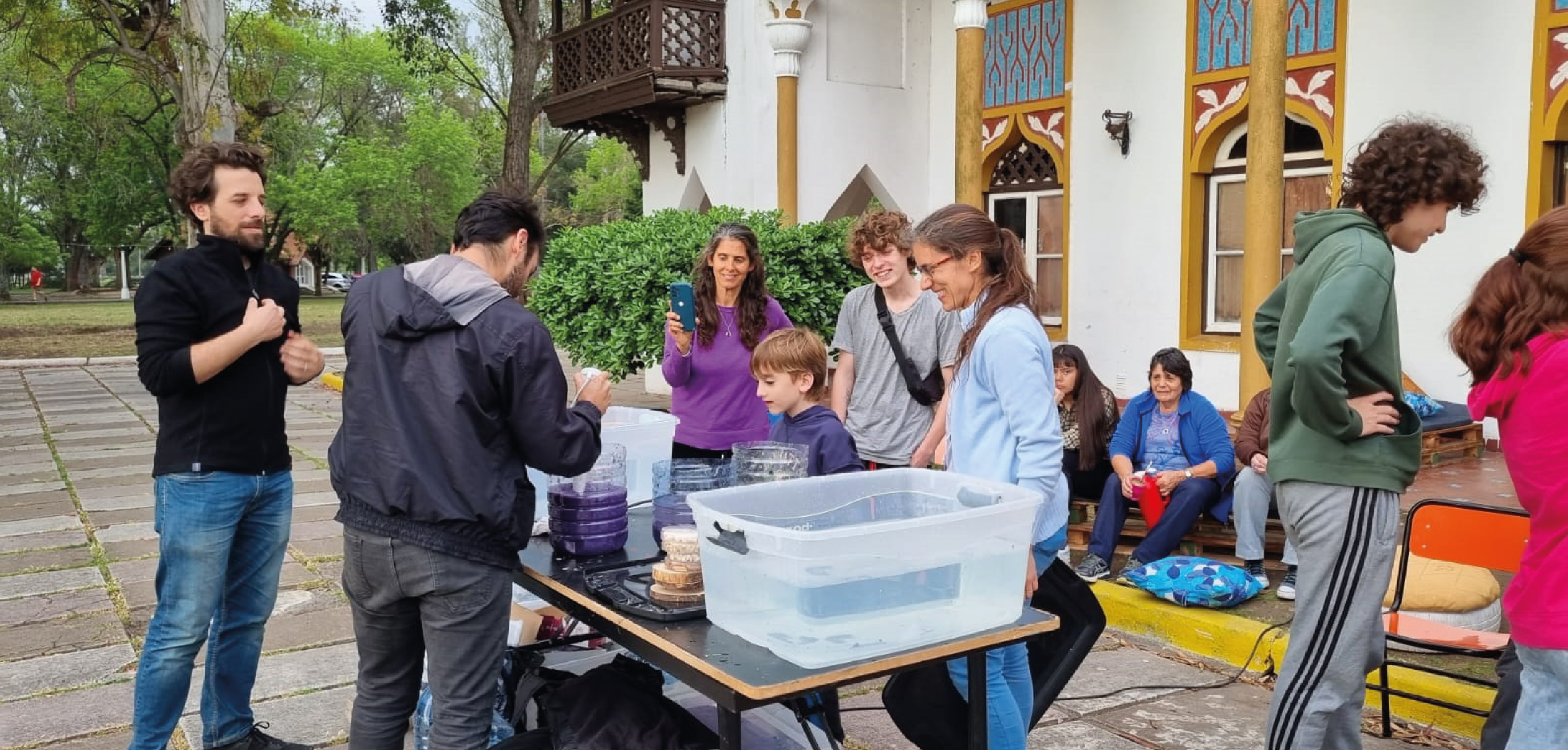 Elaboración de Papel Artesanal en la República de los Niños