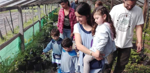 Visita del jardín N°952 a la Unidad de Vivero Forestal